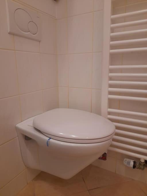 Zwei-Zimmer Wohnung In Wiesbadens Westend Екстериор снимка