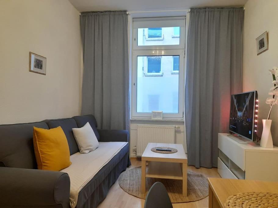 Zwei-Zimmer Wohnung In Wiesbadens Westend Екстериор снимка